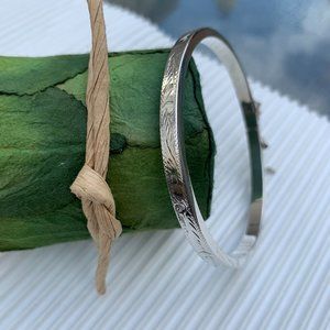 NWOT Etched Silver Bangle Bracelet